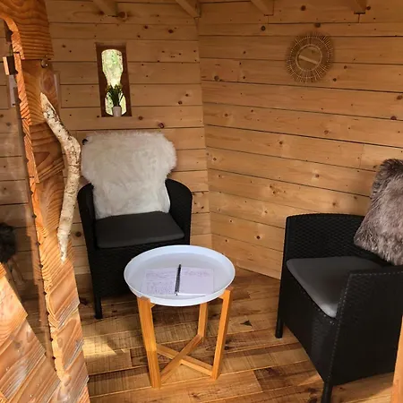 Domaine Des Vaulx - Locations De Insolites ベッド・アンド・ブレックファスト