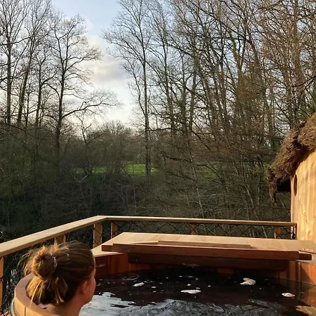 ベッド・アンド・ブレックファスト Domaine Des Vaulx - Locations De Insolites *