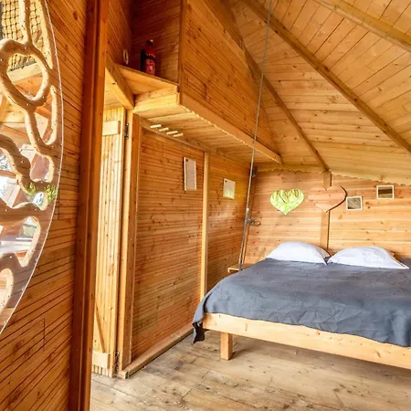 Domaine Des Vaulx - Locations De Insolites