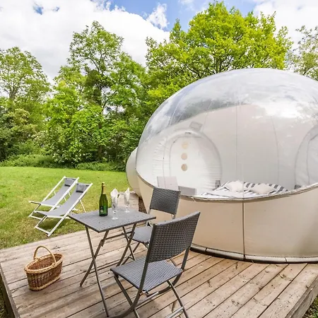 Domaine Des Vaulx - Locations De Insolites Bed and breakfast La Baconniere