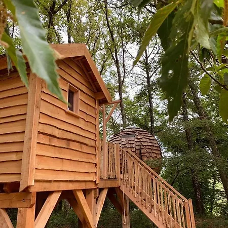 Domaine Des Vaulx - Locations De Insolites Bed and breakfast *