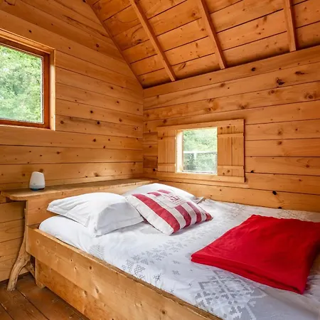 Panzió Domaine Des Vaulx - Locations De Insolites