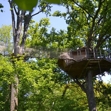 Domaine Des Vaulx - Locations De Insolites Bed and breakfast