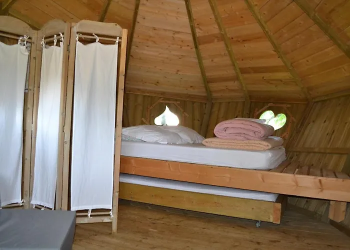 B&B Domaine Des Vaulx - Locations De Insolites