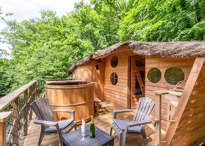 Domaine Des Vaulx - Locations De Insolites * La Baconniere