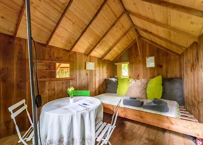 Domaine Des Vaulx - Locations De Insolites La Baconniere