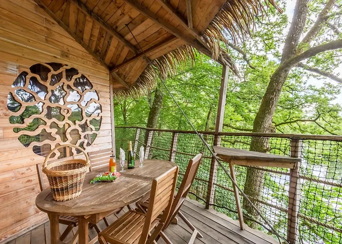 B&B Domaine Des Vaulx - Locations De Insolites La Baconniere