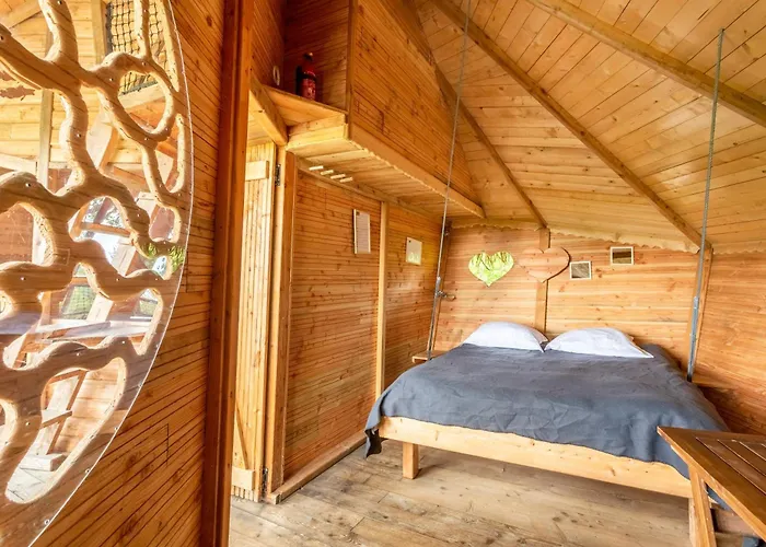 Domaine Des Vaulx - Locations De Insolites