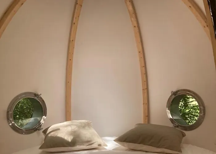 Domaine Des Vaulx - Locations De Insolites