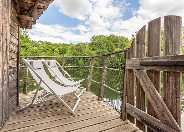 Domaine Des Vaulx - Locations De Insolites B&B