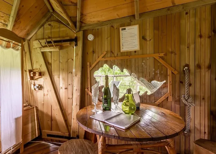 Domaine Des Vaulx - Locations De Insolites