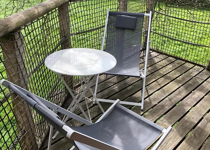 Domaine Des Vaulx - Locations De Insolites B&B La Baconniere